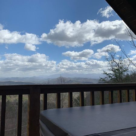 Sevierville Cabin With Private Hot Tub And Fireplace! Luaran gambar