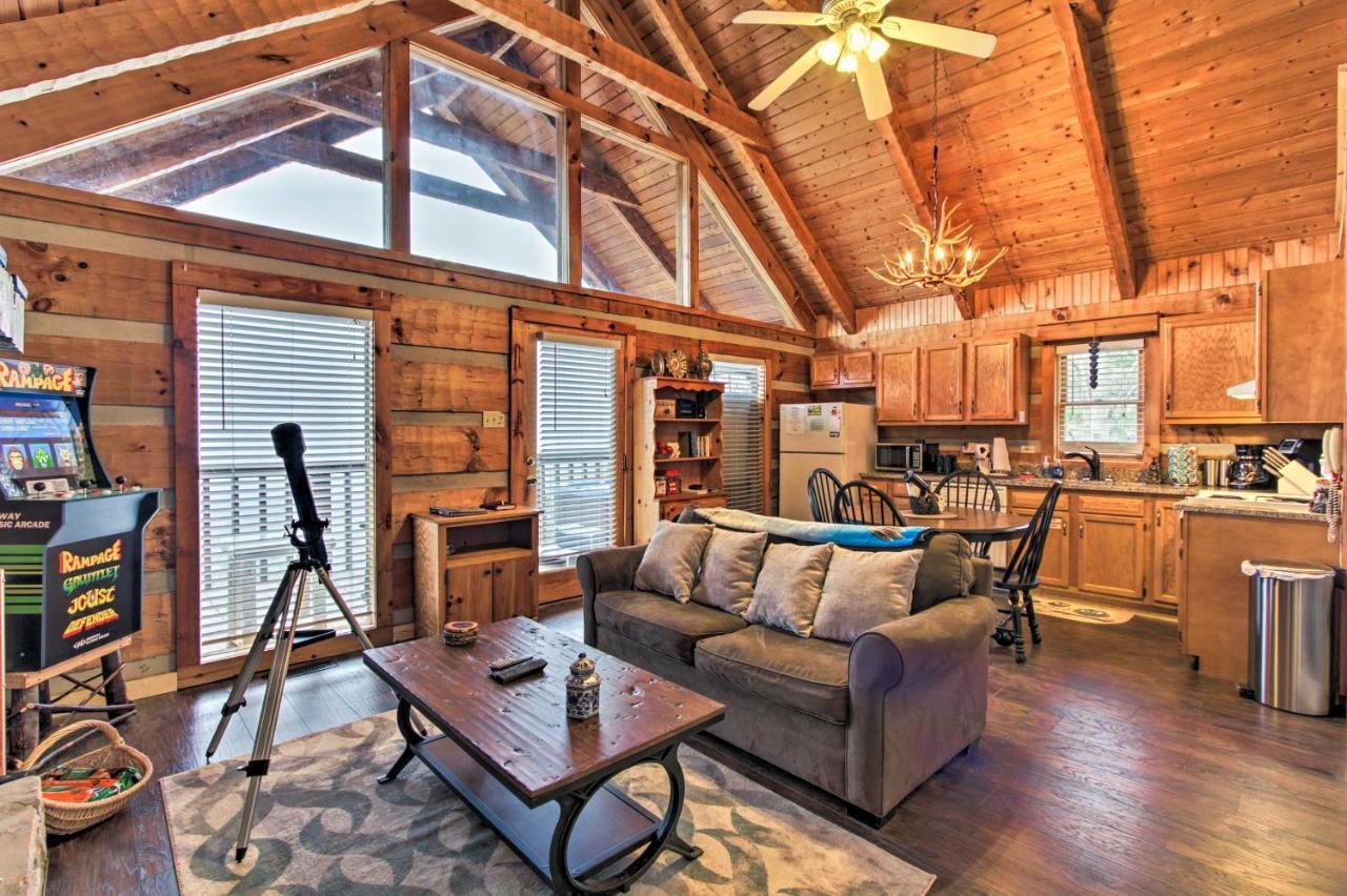 Sevierville Cabin With Private Hot Tub And Fireplace! Luaran gambar