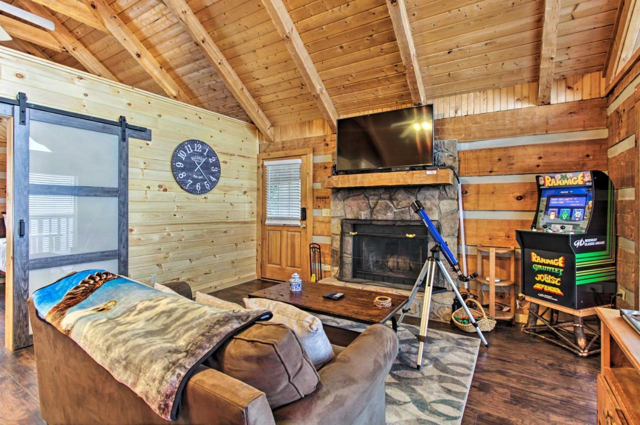 Sevierville Cabin With Private Hot Tub And Fireplace! Luaran gambar