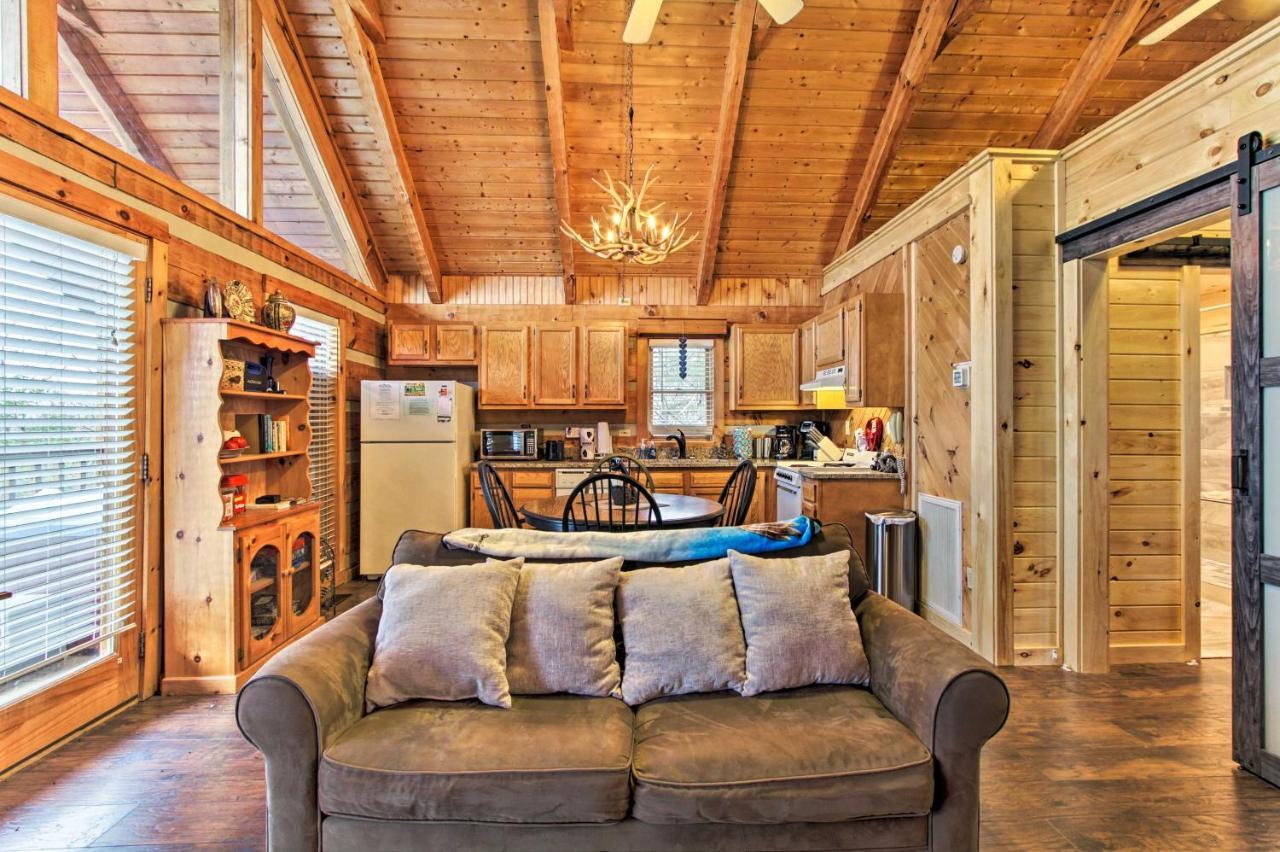 Sevierville Cabin With Private Hot Tub And Fireplace! Luaran gambar